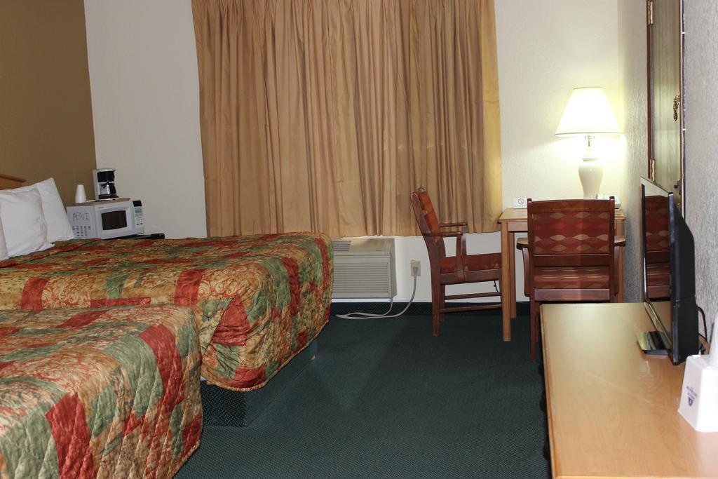 Hotel Americas Value Grand Forks