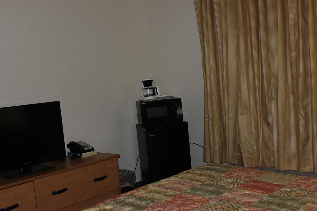 Americas Value Hotel 2*