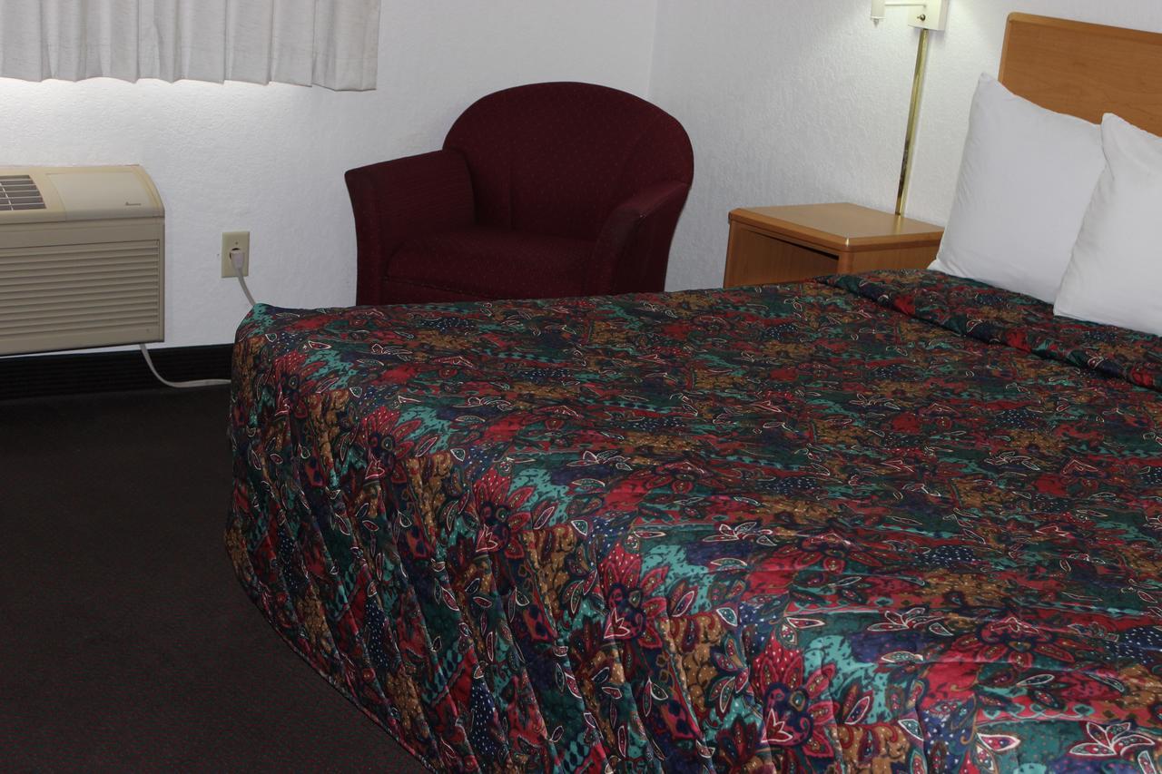 Americas Value Hotel 2*